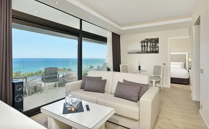 Süit (The Level Master Suite Adults Only)