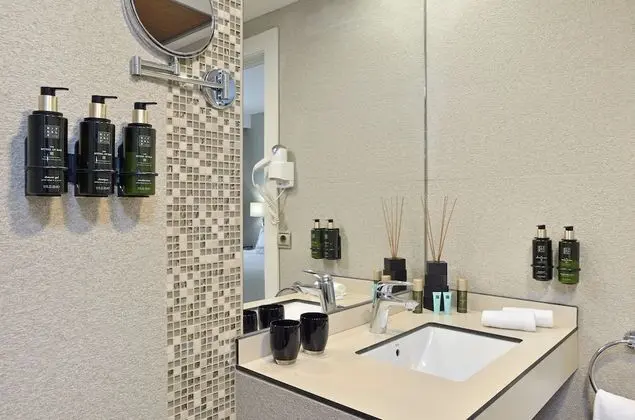 Süit (The Level Master Suite Adults Only)