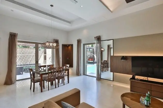 Family Villa (7AD)