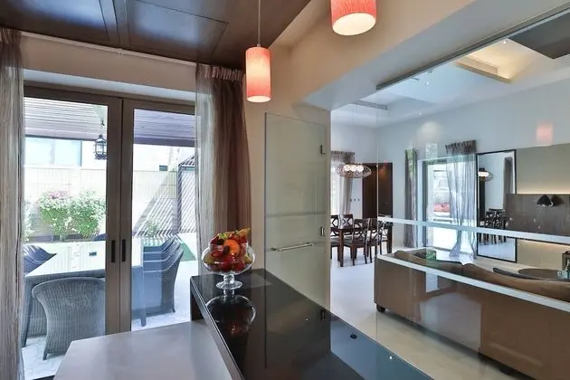 Family Villa (7AD)