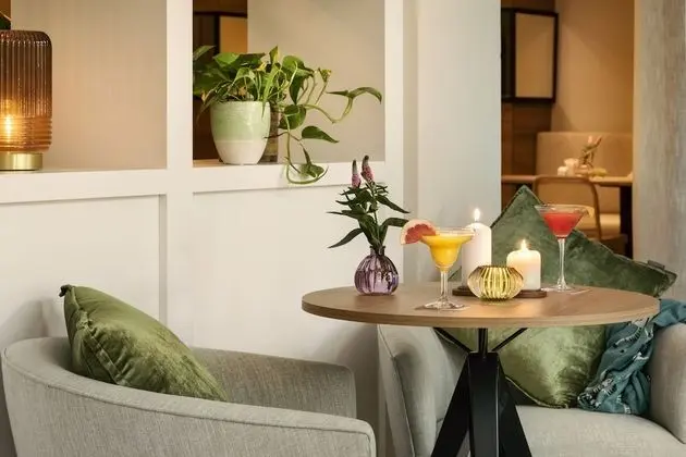 The Level Executive Suite with Lounge Access