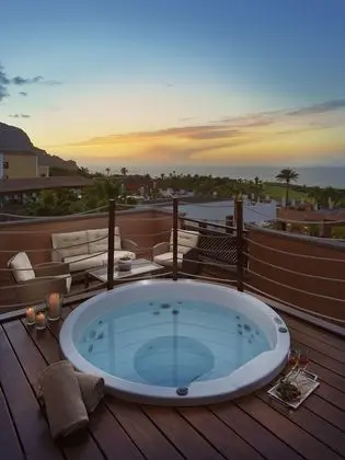Suite Sea View with Whirlpool