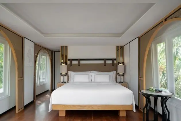 The Level Boat Suite