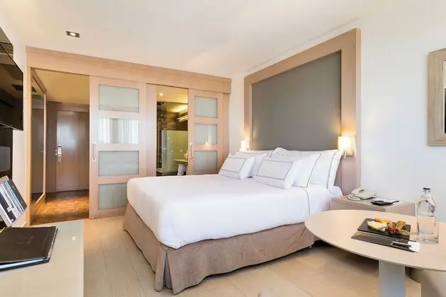 Melia The Level - The Level Lounge Access