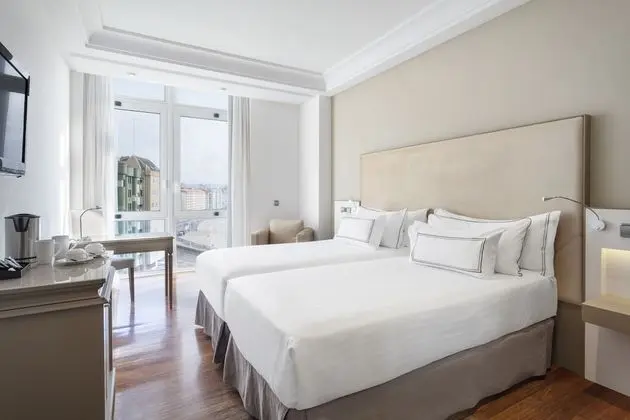 Deluxe Room with Sea and Promenade View