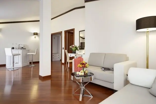 The Level Ambassador Suite (2+2)