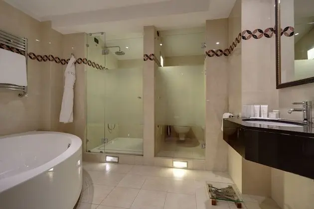 The Level Ambassador Suite (2+2)