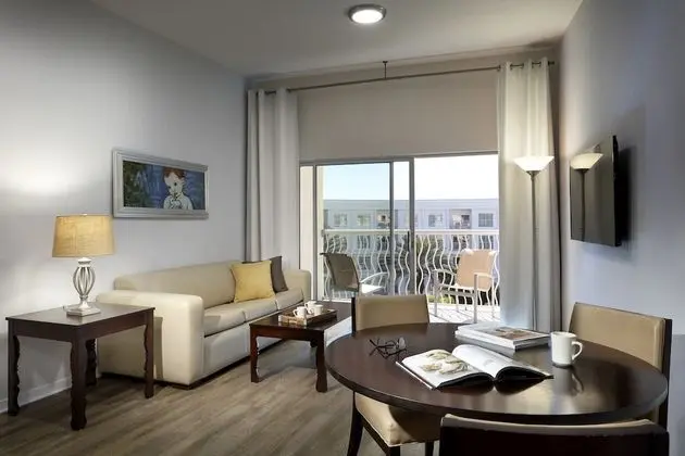 One Bedroom Corner Suite with Terrace