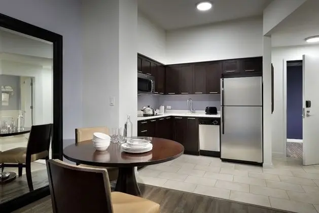 One Bedroom Suite - 1 King Bed