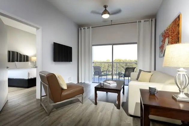One Bedroom Suite - 1 King Bed