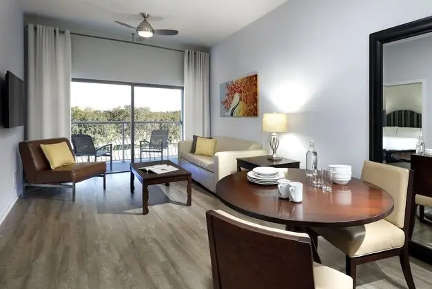 One Bedroom Suite - 1 King Bed