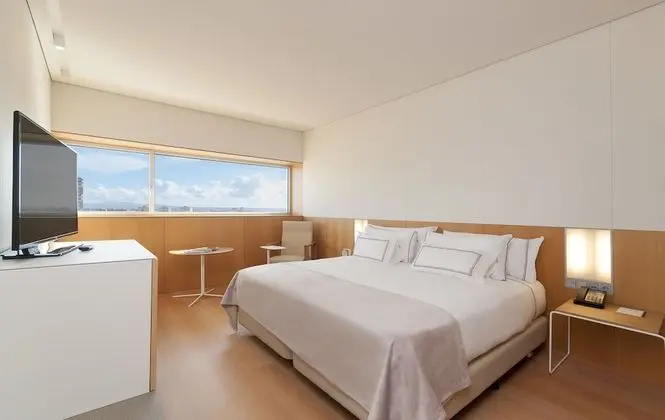 The Level, Junior Süit