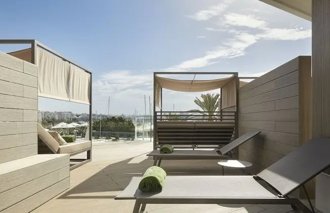 The Level Grand Premium Sea View with Solarium