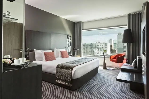 Premium Oda (Eiffel Tower View)
