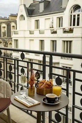 Deluxe Oda, Balkon (Extra)