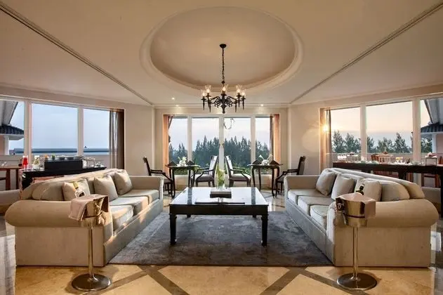 The Level Guestroom with Executive Lounge Access