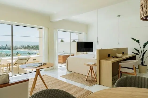 The Reserve Junior Suite Ocean Front Jacuzzi