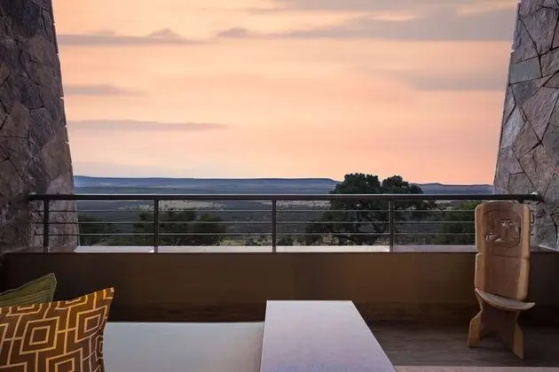 1-Bedroom Suite Savannah Panoramic Safari Experience (2+1)