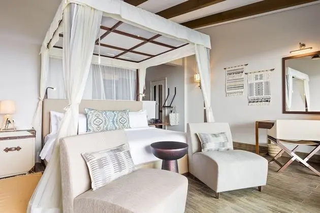 2-Bedroom Suite Savannah Panoramic
