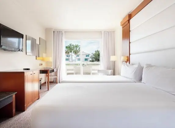 Melia Room, Havuz Manzaralı
