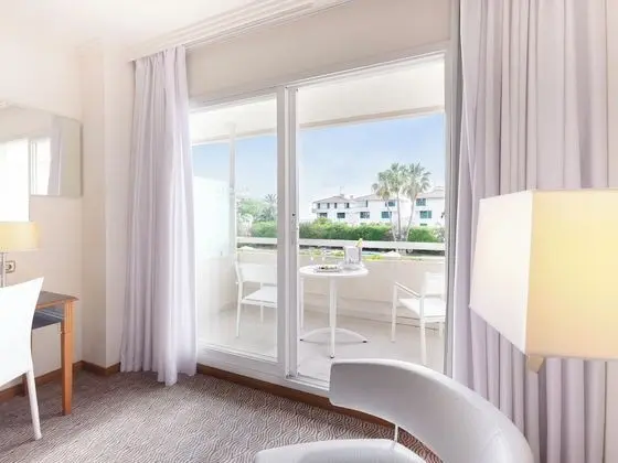 Melia Room, Havuz Manzaralı