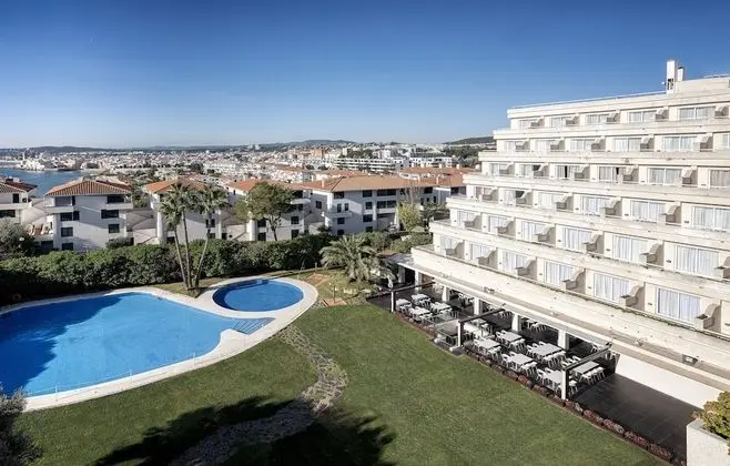Melia Room, Havuz Manzaralı