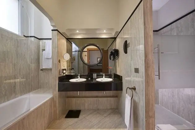 Grand Oda (Grand Premium 2 Adults + 1 Child)