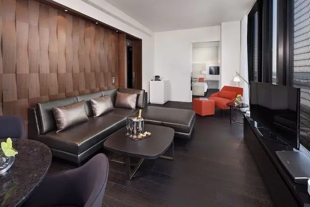 Master Suite The Level
