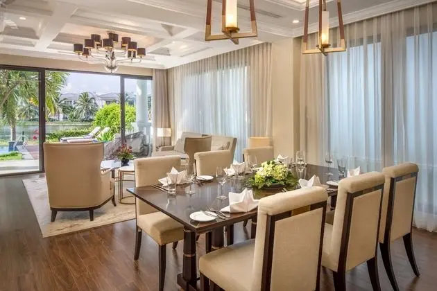 Villa, 4 Yatak Odası, Kişiye Özel Havuzlu, Göl Manzaralı