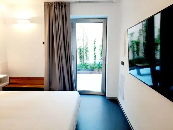 Deluxe Tek Büyük Yataklı Oda, Bahçe Manzaralı