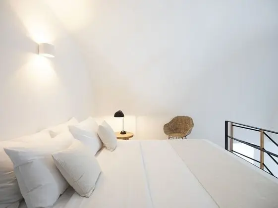 Melidonia Villa with Caldera View and Private Pool