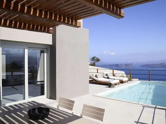 Superior Honeymoon Suite with Private Pool and Caldera View