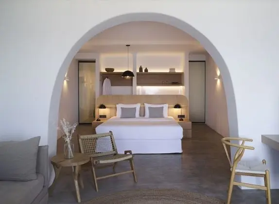 Superior Honeymoon Suite with Private Pool and Caldera View
