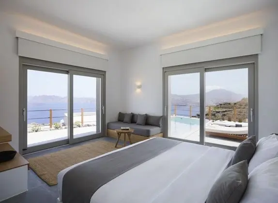 Superior Honeymoon Suite with Private Pool and Caldera View