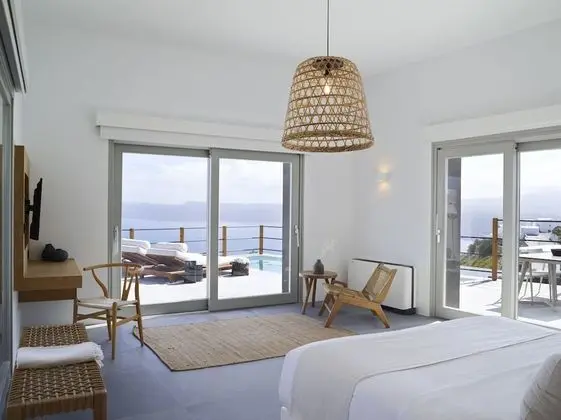 Superior Honeymoon Suite with Private Pool and Caldera View