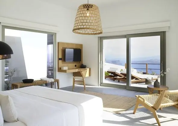 Superior Honeymoon Suite with Private Pool and Caldera View