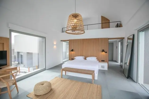 Superior Suite with Loft with Caldera View and Private Pool