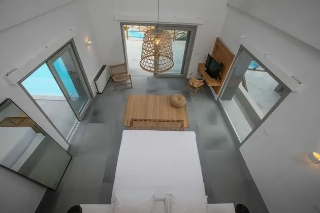 Superior Suite with Loft with Caldera View and Private Pool