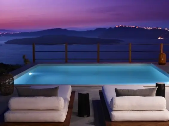 Superior Suite with Loft with Caldera View and Private Pool