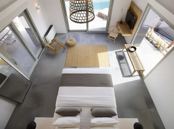 Superior Suite with Loft with Caldera View and Private Pool