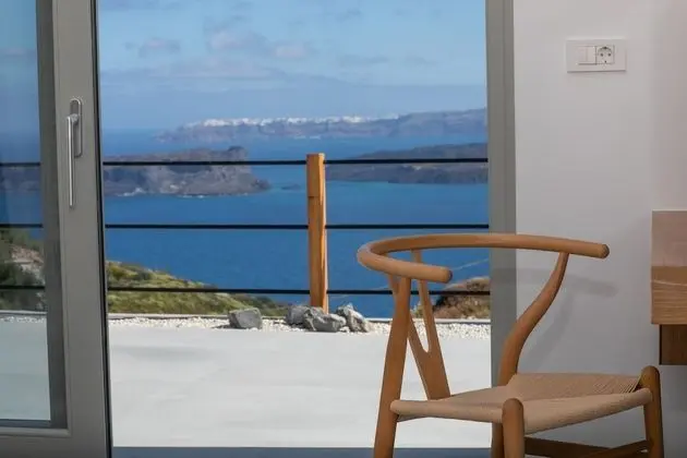 Superior Suite with Loft with Caldera View and Private Pool