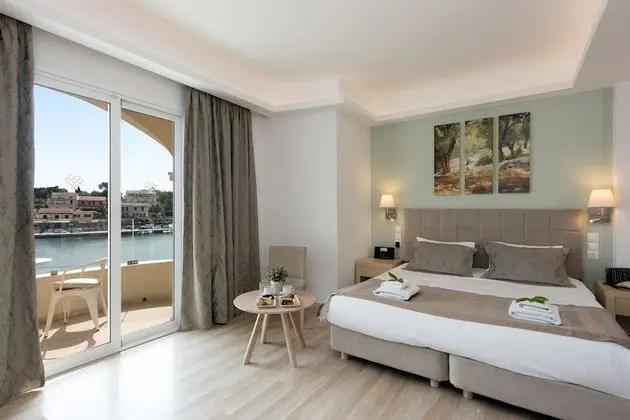 Tek Büyük Yataklı Oda, Deniz Manzaralı (with extra bed)