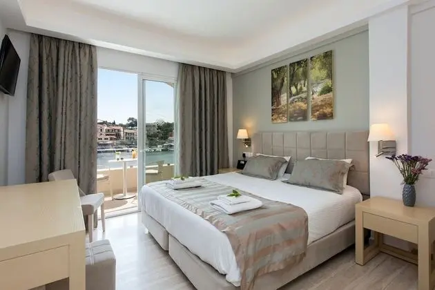 Tek Büyük Yataklı Oda, Deniz Manzaralı (with extra bed)