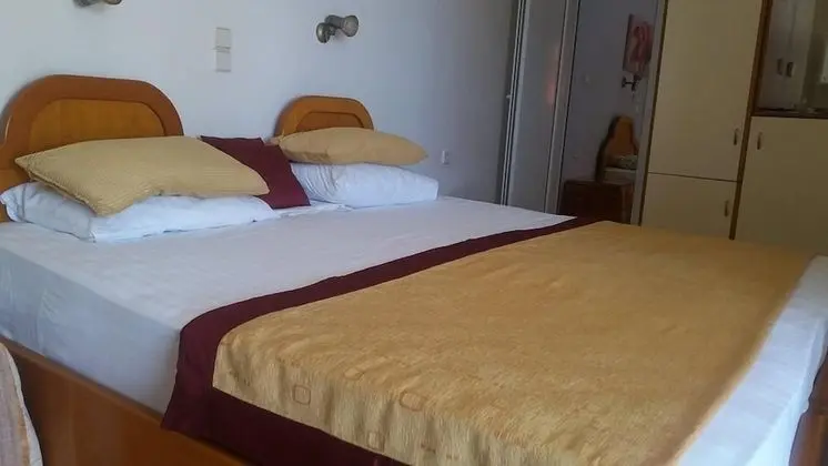 Two Bedroom Studio for 2 adults and 2 children (Sea View)