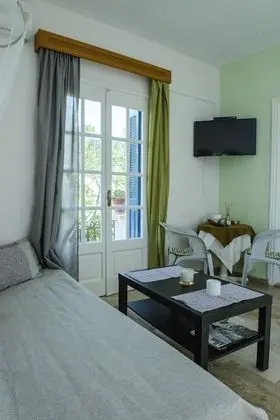 Two Bedroom Studio for 2 adults and 2 children (Sea View)