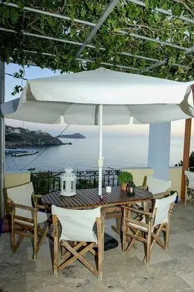 Two Bedroom Studio for 2 adults and 2 children (Sea View)