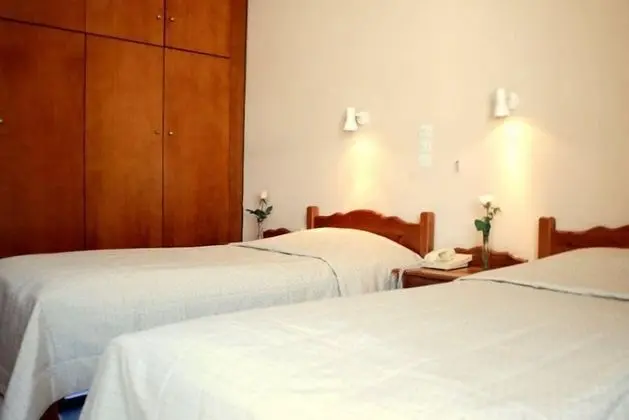 Üç Kişilik Oda, Balkon, Bahçe Manzaralı (Or City View)