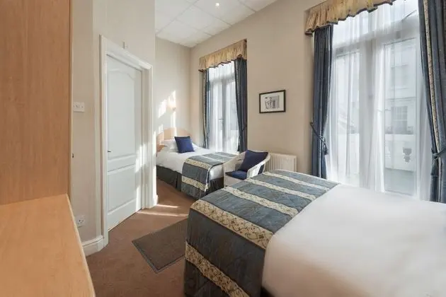 Classic Üç Kişilik Oda