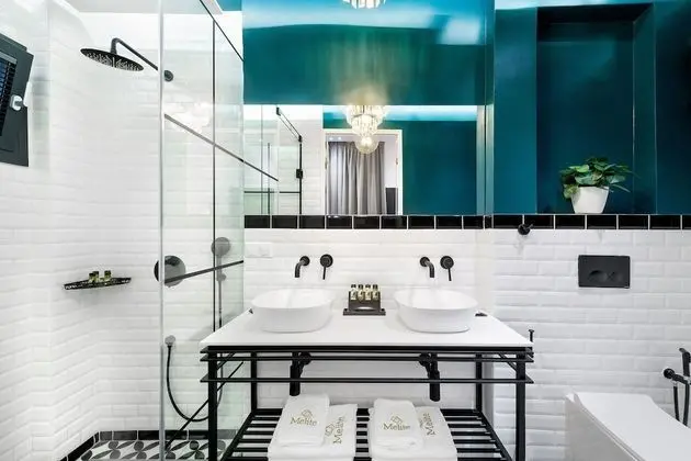 Luxury Tek Büyük Yataklı Oda