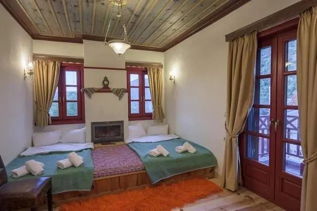 İki Ayrı Yataklı Oda, Şömine
